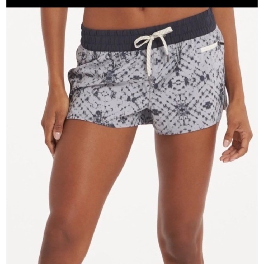 Vuori Clementine Shorts Gray Shibori Print Small Running Athletic Gym 2.5" Lined